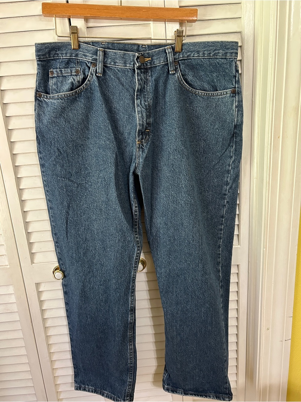 Wrangler Classic Men's Blue Denim Jeans Size 38 X 28